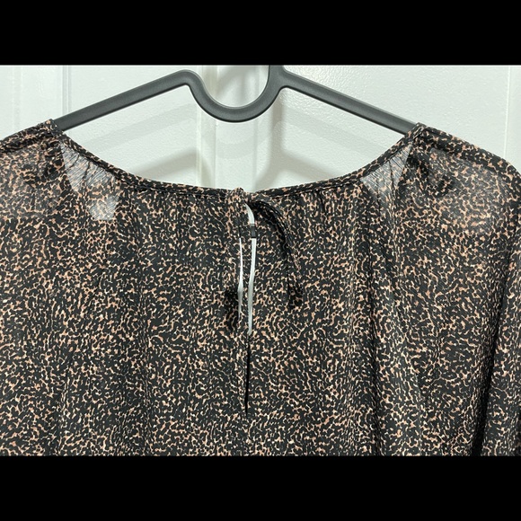 Crinkle Georgette V-Neck Dress in Brushed Texture - Picture 7 of 8